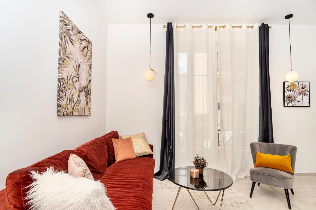 Luxury Congres Apartment Nisa Exterior foto