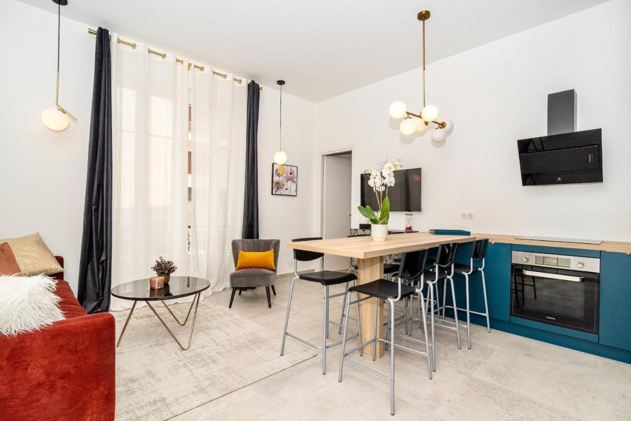 Luxury Congres Apartment Nisa Exterior foto